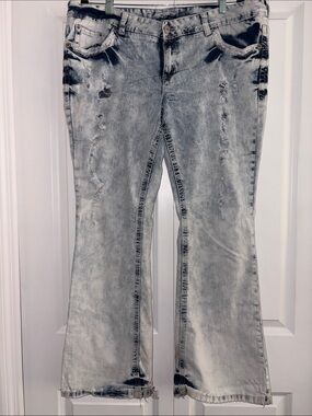 Amethyst jeans, light acid wash flare size 20